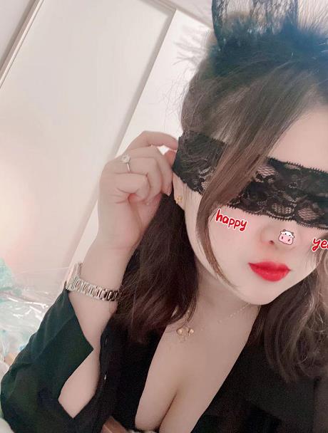 38D胸大南山妹子